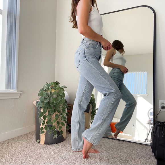 Shein High Rise Straight Jeans - Light Wash - Picture 4 of 5